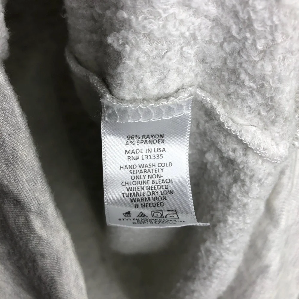 💜 nine britton Stitch Fix super soft v-neck gray sweatshirt size Medium - Picture 3 of 4
